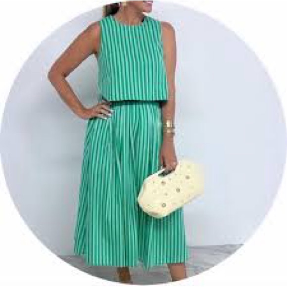 Entro Green & White Striped Two-Piece Set | Crop Top + Skirt | Size Small - Picture 3 of 9